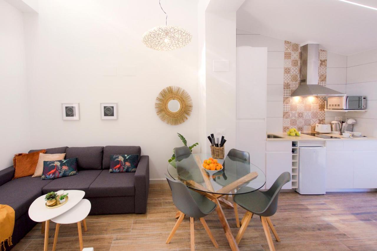 Apartamento De Diseno En Casco Antiguo アルテア エクステリア 写真